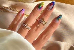 Stylish Short Nails: Abstract Art to Energize Your Look