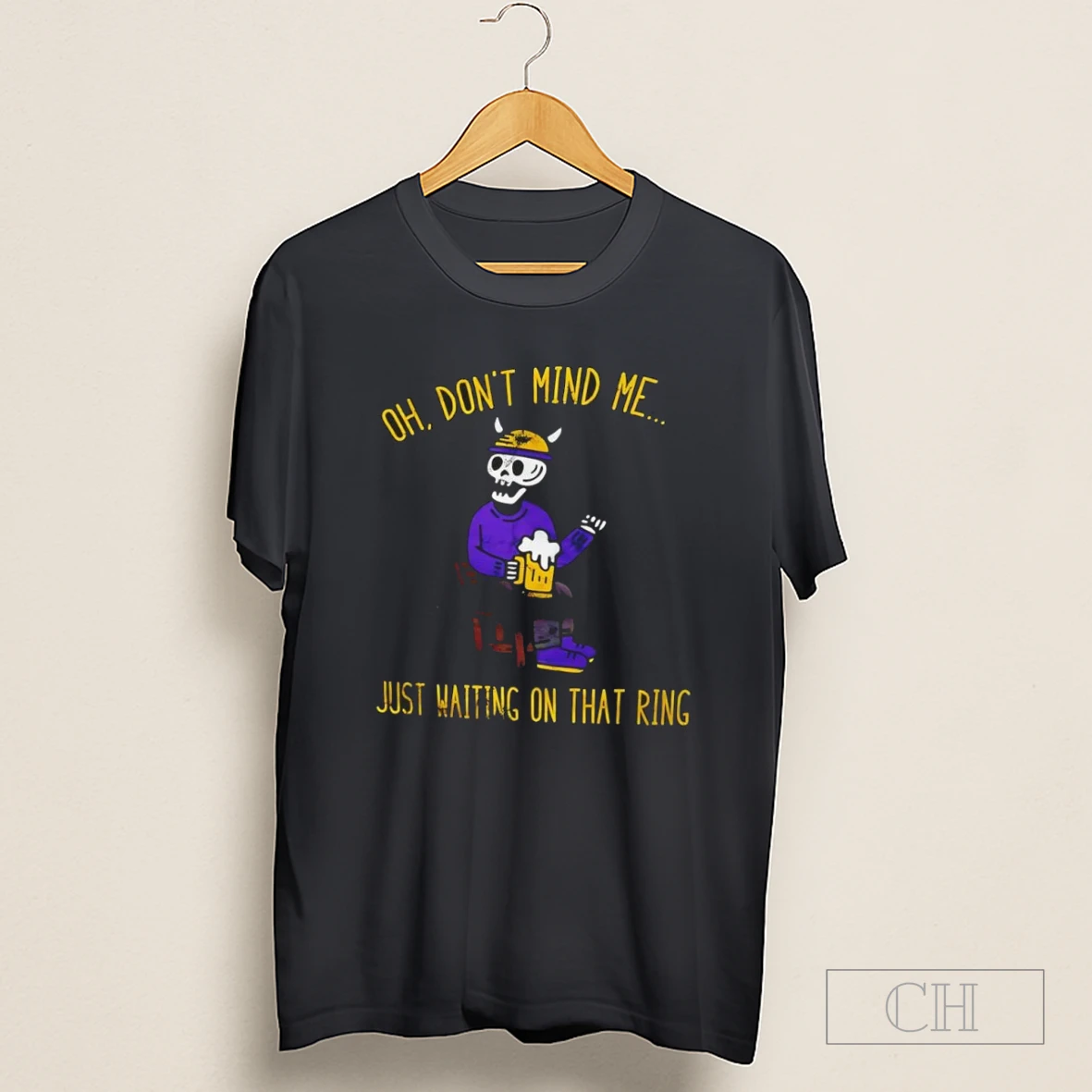Minnesota Viking Football Oh Dont Mind Me Just Waiting On That Ring Slekelton Beer Shirt