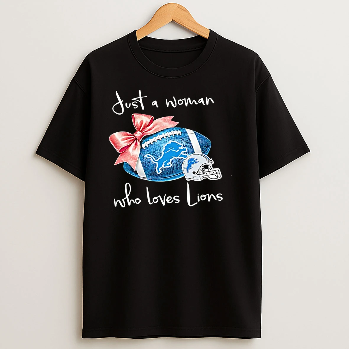Just A Woman Who Loves Detroit Lions Pink Bow Helmet T Shirts