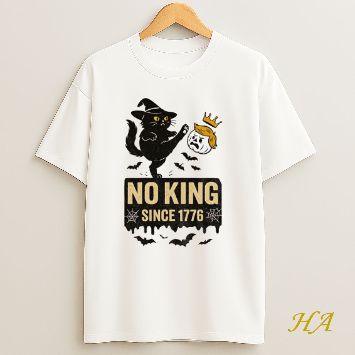 Official Cat Kicks Trump Orange No King Since 1776 Halloween T Shirt