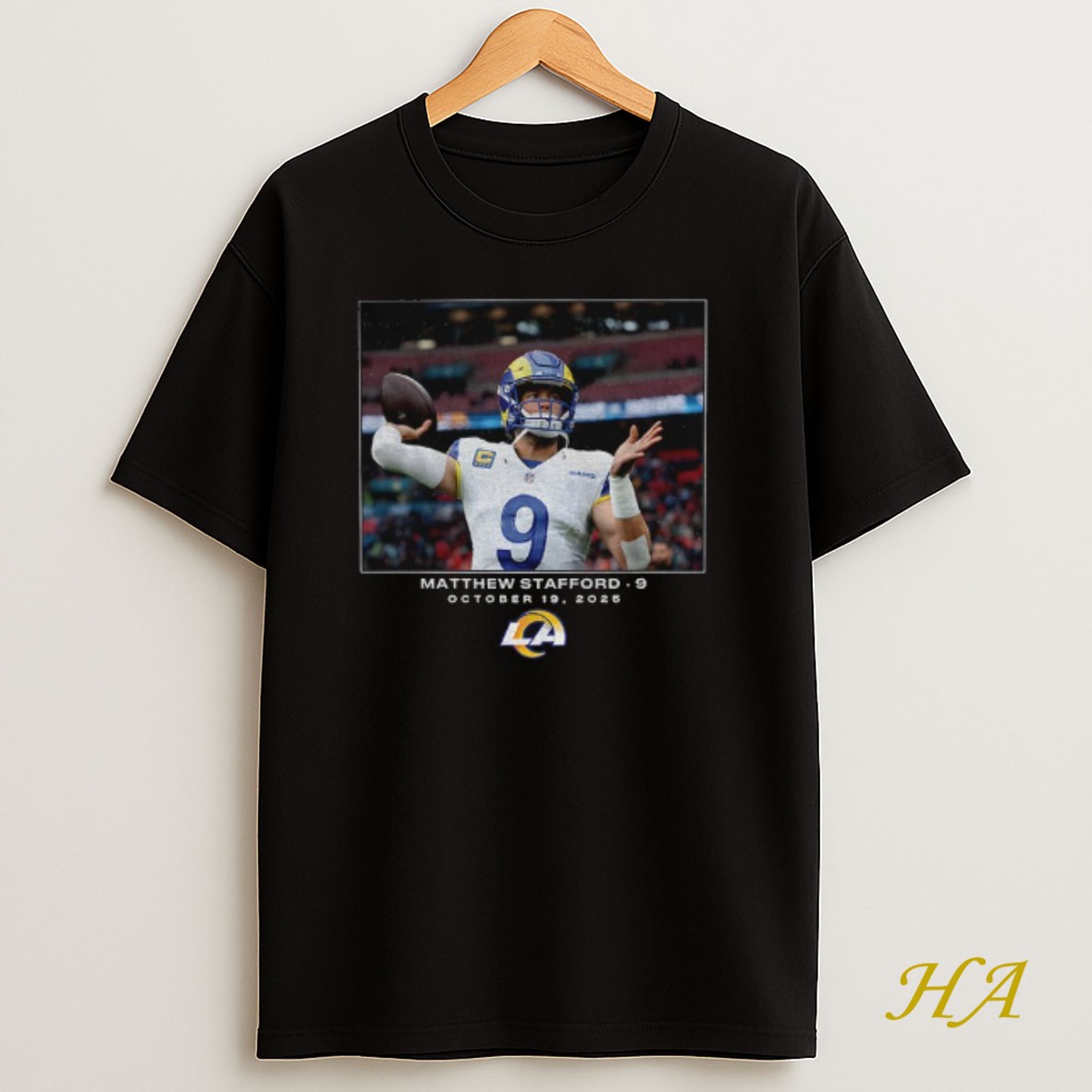 Official Matthew Stafford Posing Los Angeles Rams Nfl Flash Features Week 7 T Shirt
