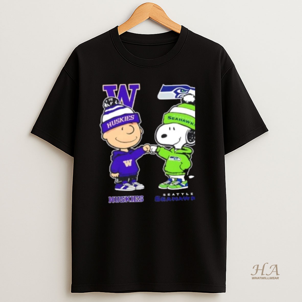 Official Peanuts Charlie Brown And Snoopy Washington Huskies X Seattle Seahawks T Shirt