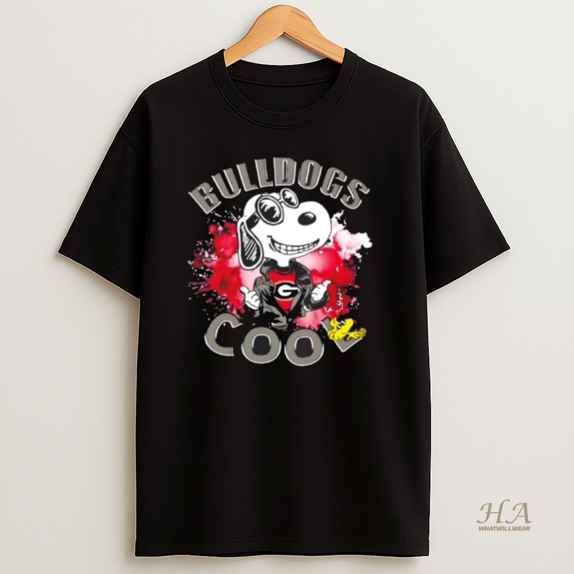 Official Peanuts Snoopy X Georgia Bulldogs Football Cool Shirt