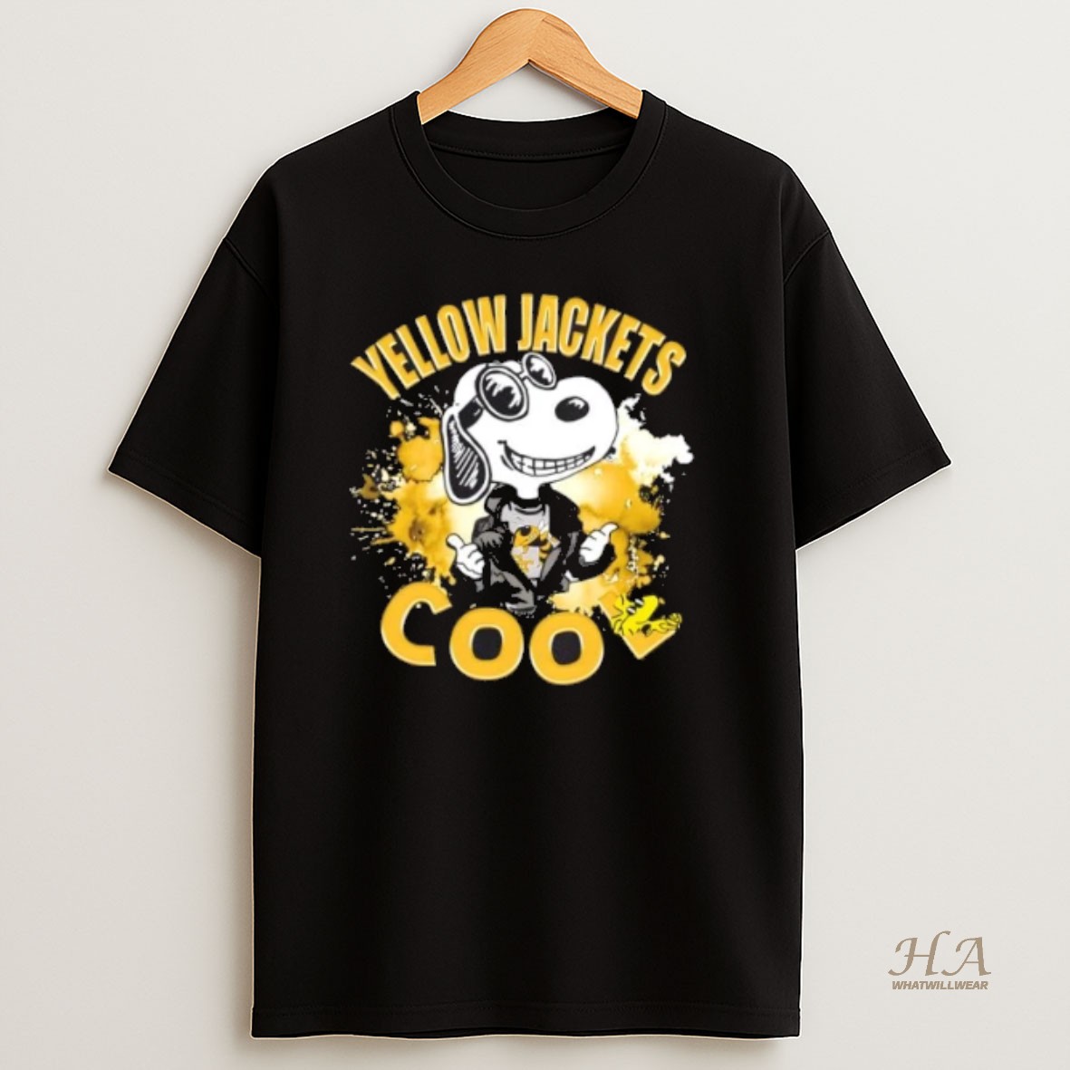 Official Peanuts Snoopy X Georgia Tech Yellow Jackets Football Cool Shirt
