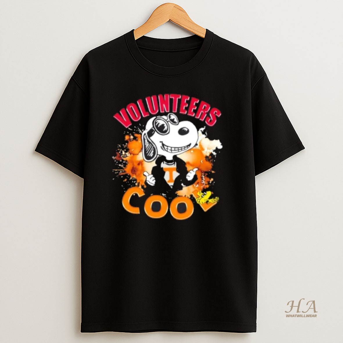 Official Peanuts Snoopy X Tennessee Volunteers Football Cool Shirt