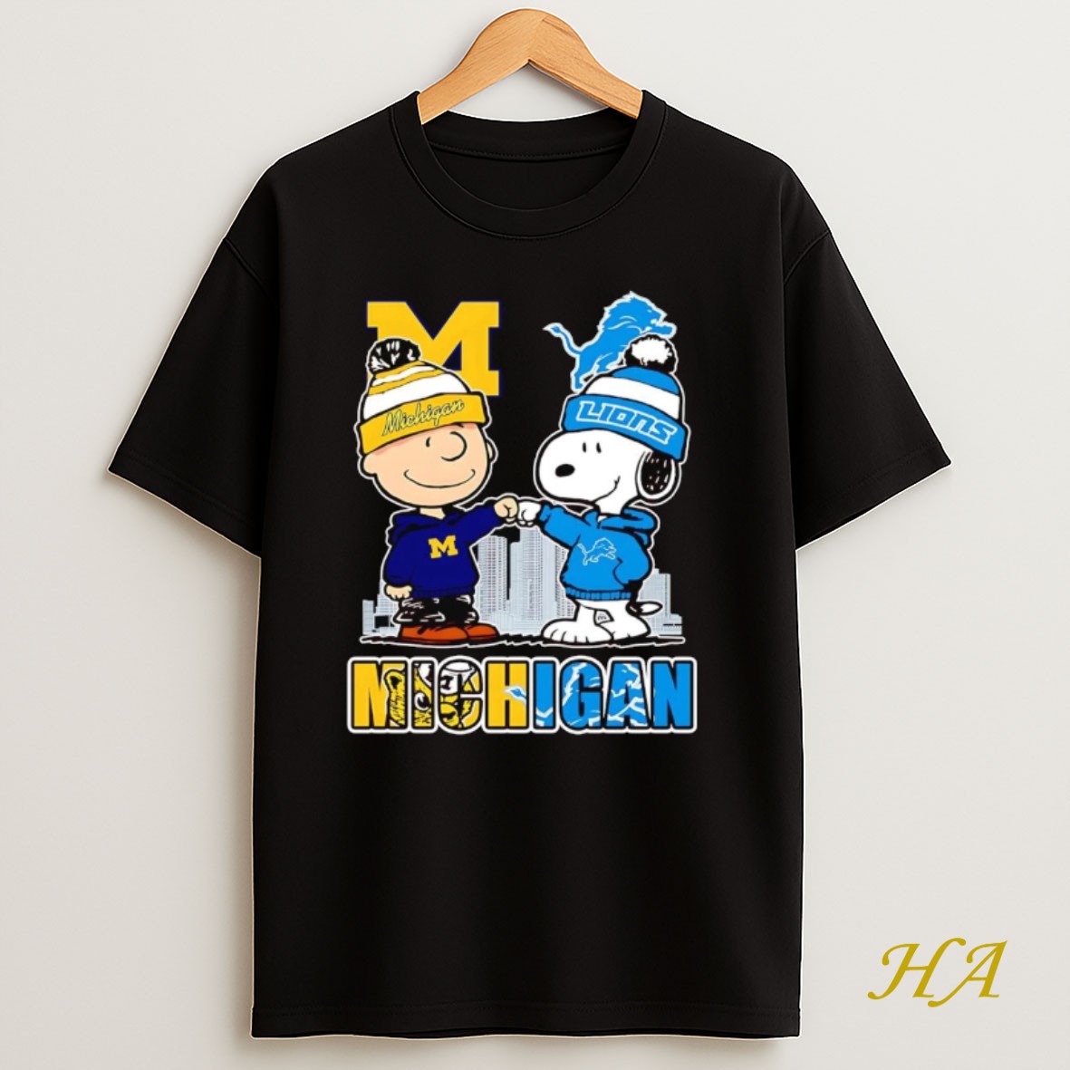 Official Snoopy And Charlie Brown Michigan City Wolverines And Lions T Shirt