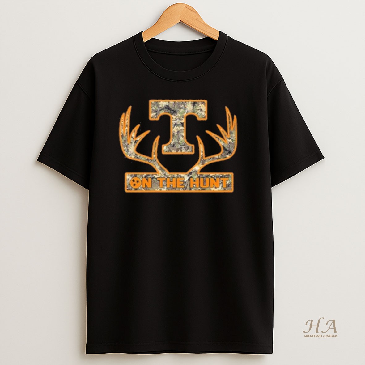 Official Tennessee Volunteers Baseball On The Hunt T Shirt
