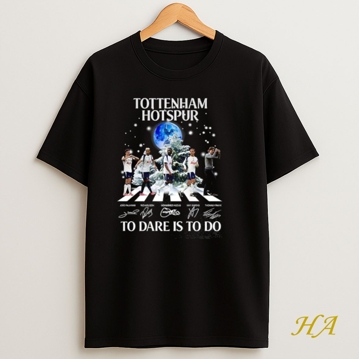 Official Tottenham Hotspur To Dare Is To Do Player Cross The Road Signature Christmas T Shirt