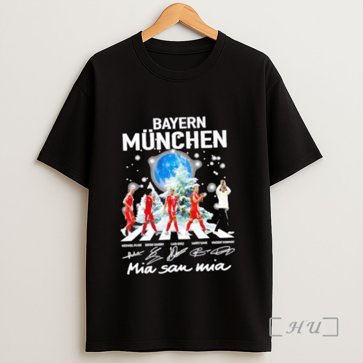 Officials Bayern Munich Vincent Kompany And Players Abbey Road Mia San Mia Signatures Sweatshirt Tee Shirt