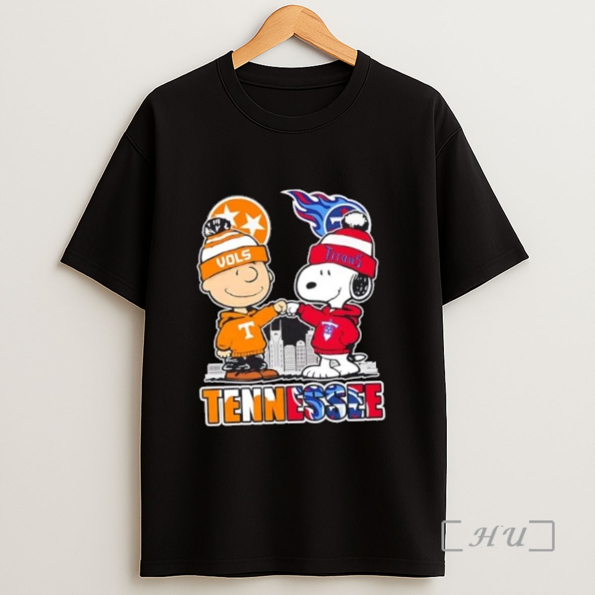 Officials Charlie Brown And Snoopy Tennessee Vols X Titans Skyline Sweatshirt Tee Shirt