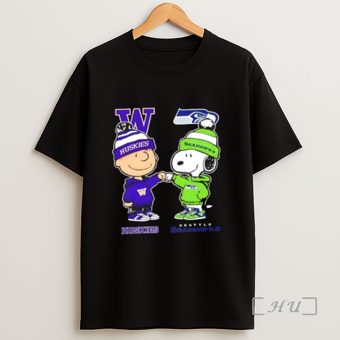 Officials Peanuts Charlie Brown And Snoopy Washington Huskies X Seattle Seahawks Sweatshirt Tee Shirt