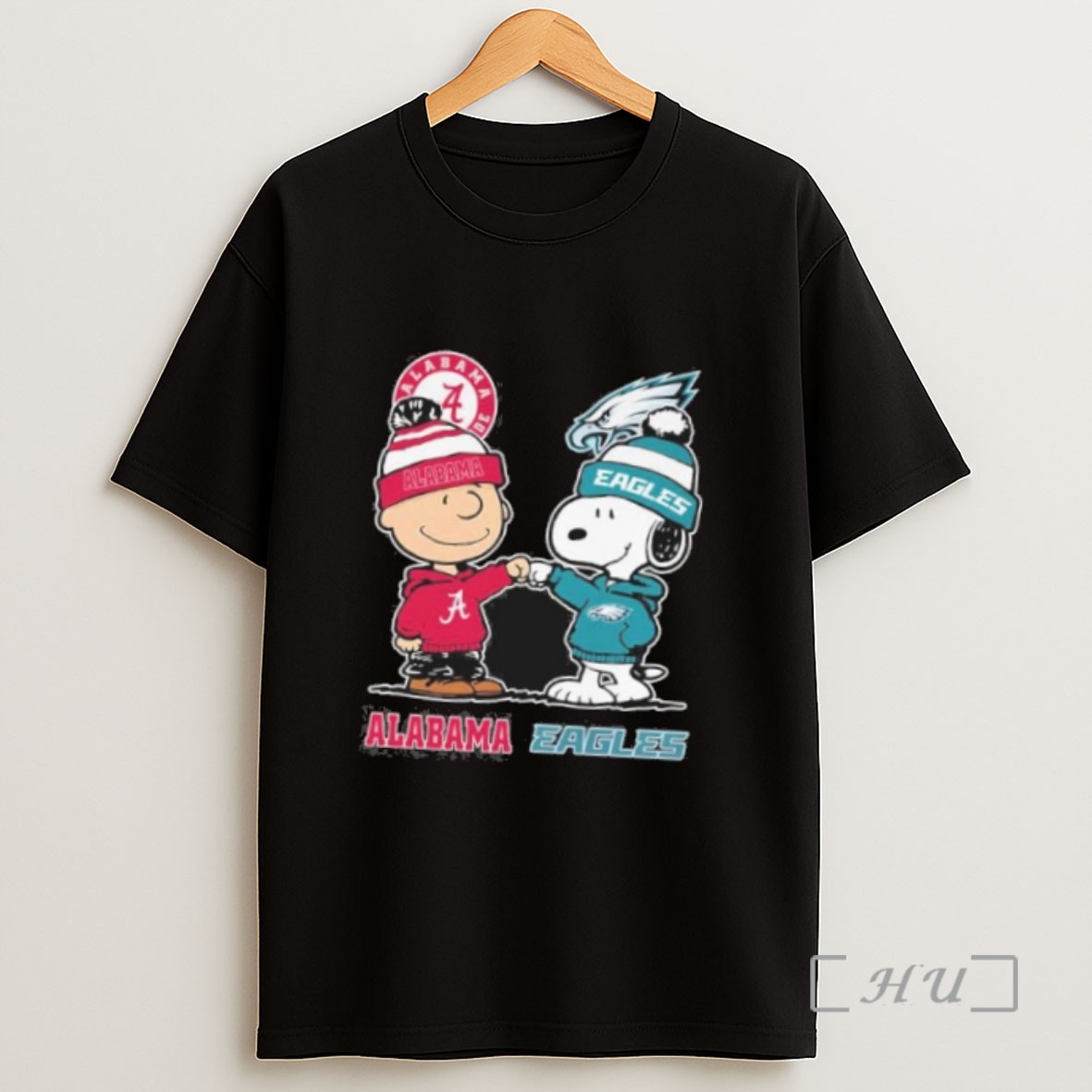 Officials Snoopy Fist Bump Charlie Brown Alabama And Eagles Sweatshirt Tee Shirt