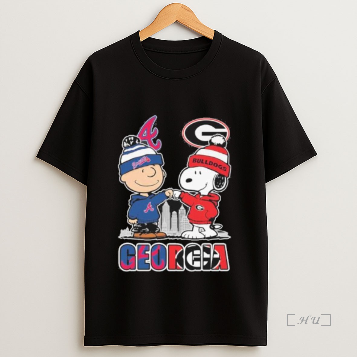 Officials Snoopy Fist Bump Charlie Brown Atlanta Braves Vs Georgia Bulldogs Sweatshirt Tee Shirt
