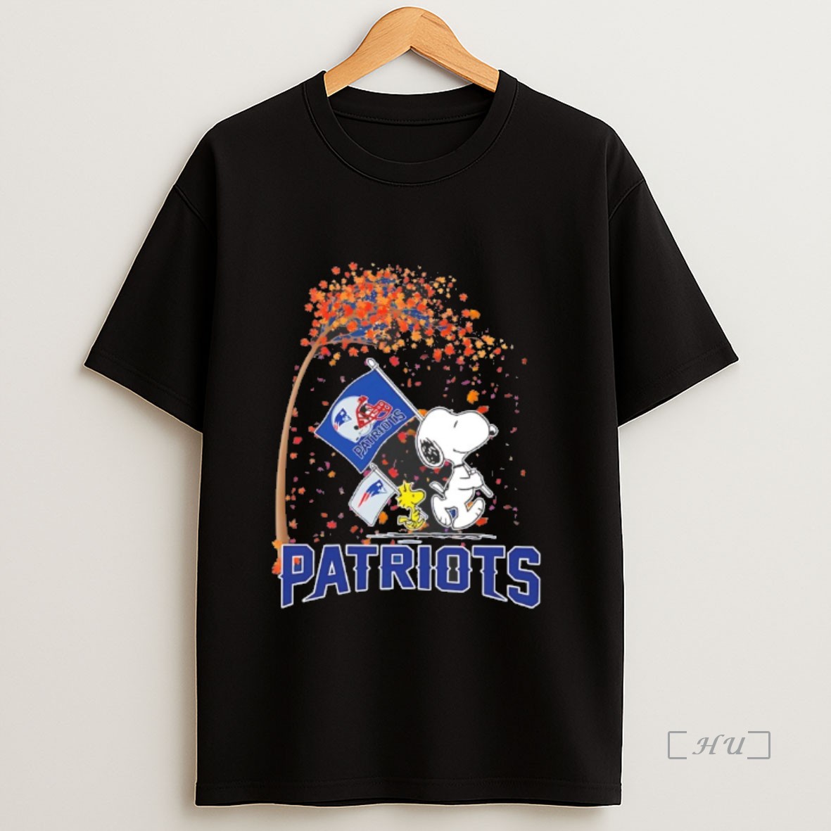 Officials Snoopy And Woodstock New England Patriots Autumn Flag Sweatshirt Tee Shirt