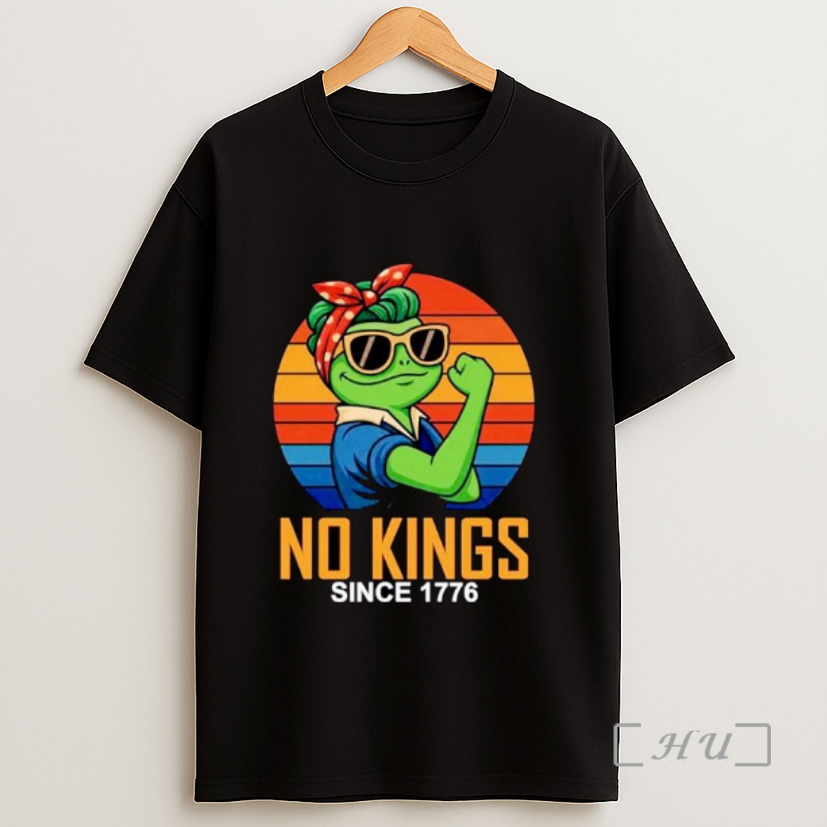 Officials Strong Frog No Kings Since 1776 Ornaments Sweatshirt Tee Shirt