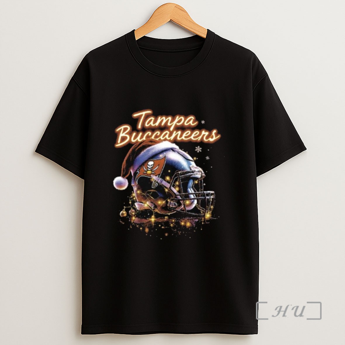 Officials Tampa Bay Buccaneers Nfl Helmet Merry Christmas 2025 Long Sleve Sweatshirt Tee Shirt