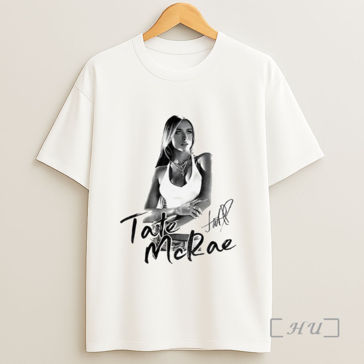 Officials Tate Mcrae Singer Posing Signature Vintage Sweatshirt Tee Shirt