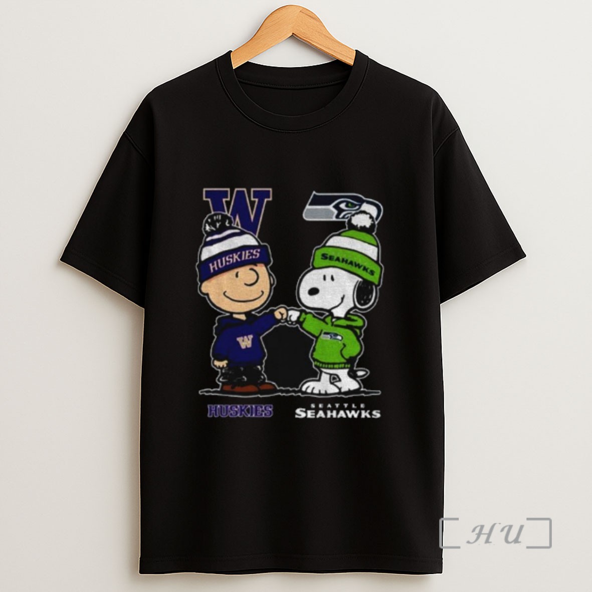 Officials Washington Huskies Seattle Seahawks Snoopy And Charlie Brown Sweatshirt Tee Shirt