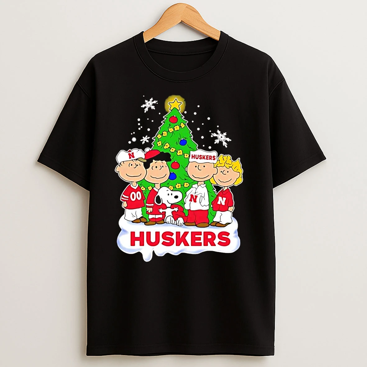 Peanuts Nebraska Cornhuskers Under Christmas Tree T Shirts