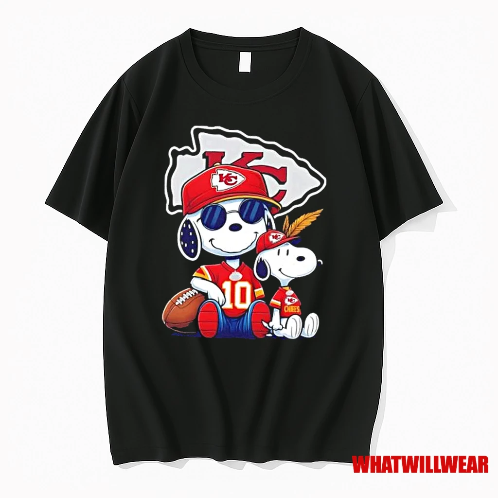 Peanuts Snoopy Smiling At Kansas City Chiefs Football Fans Shirts