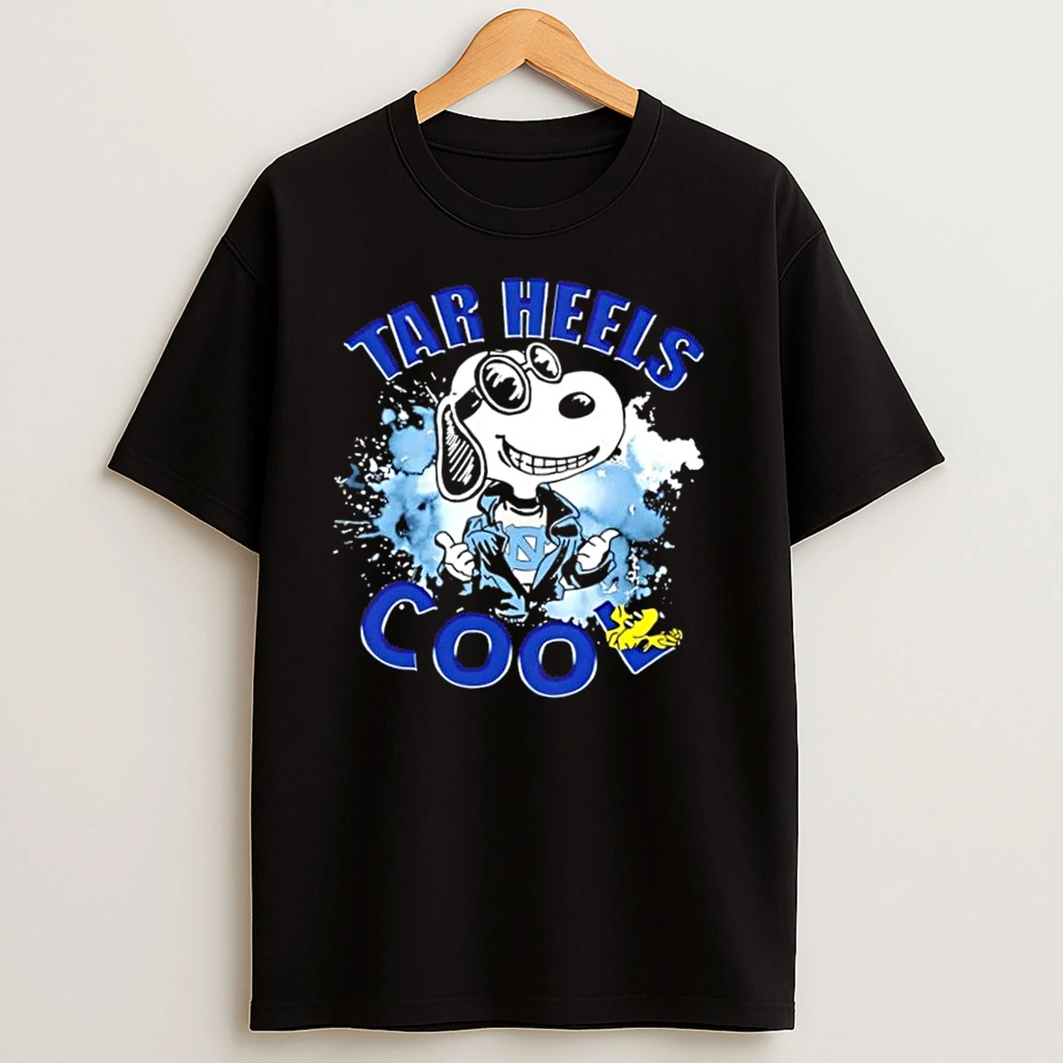 Peanuts Snoopy X North Carolina Tar Heels Football Cool T Shirts