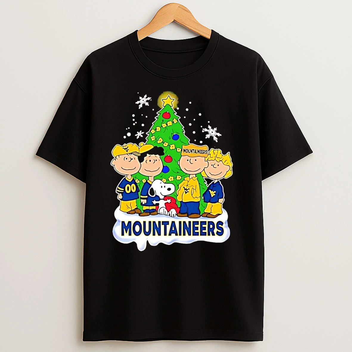 Peanuts West Virginia Mountaineers Under Christmas Tree T Shirts