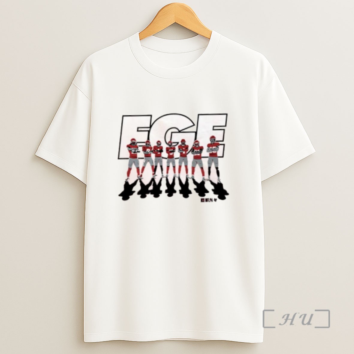 Premium Kansas City Chiefs Football Ege Everybody Gotta Eat Sweatshirt Tee Shirt