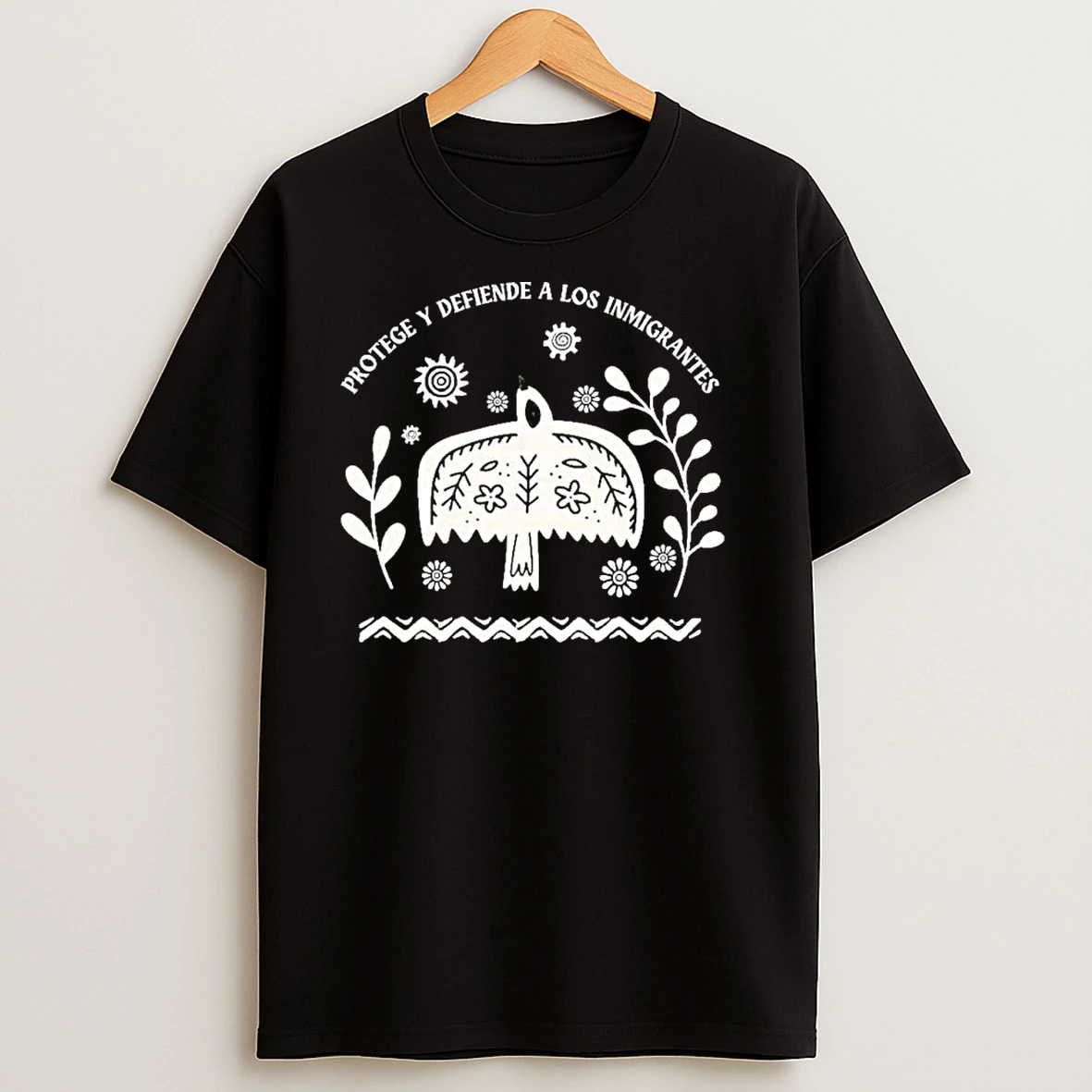 Protege Y Defiende A Los Inmigrantes Ornaments T Shirts