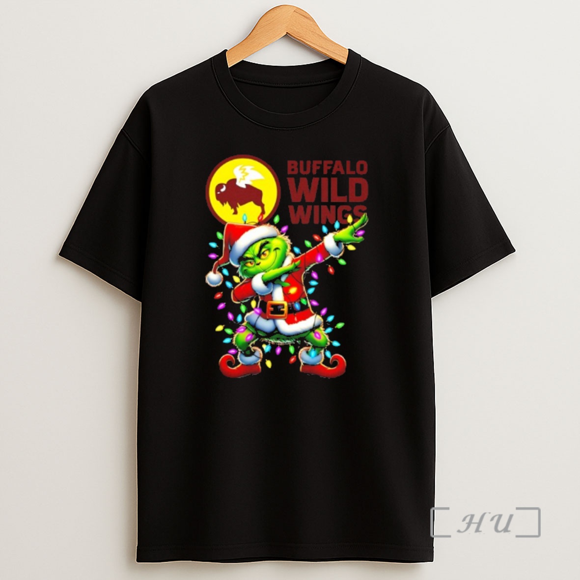 Trending Buffalo Wild Wings X Grinch Dabbing Christmas 2025 Premium Shirt Sweatshirt Tee