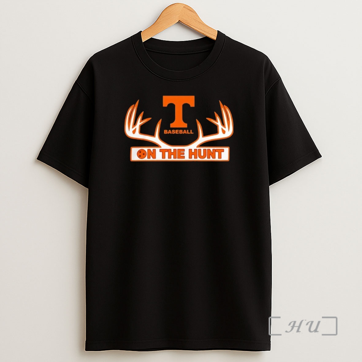 Trending Tennessee Volunteers Baseball On The Hunt Premium Shirt Sweatshirt Tee