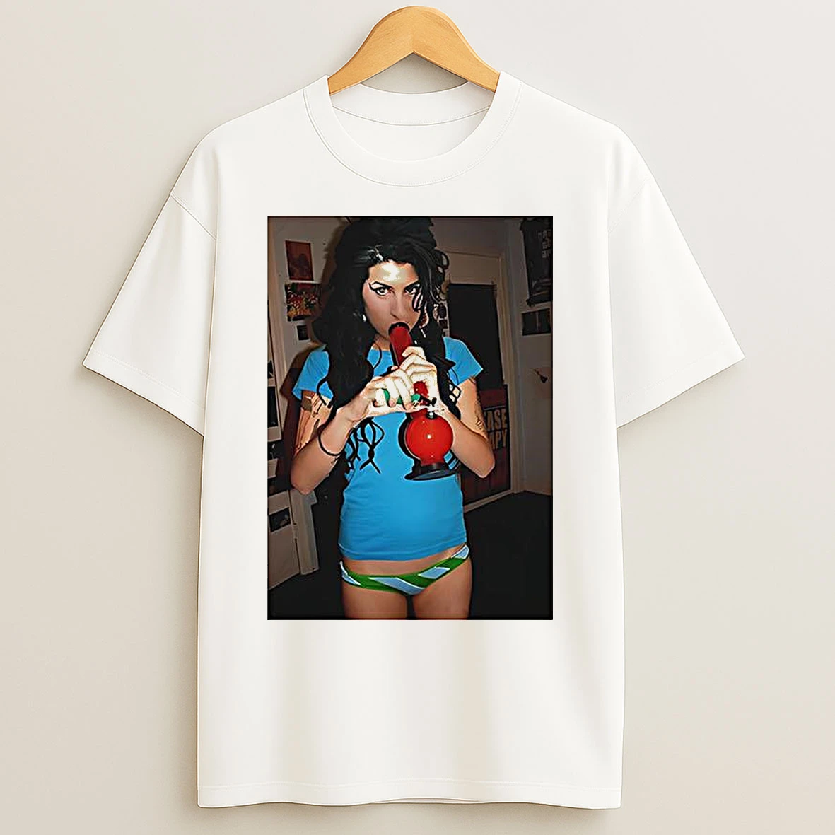 Classic Amy Winehouse Smoking Bong Meme T Shirts