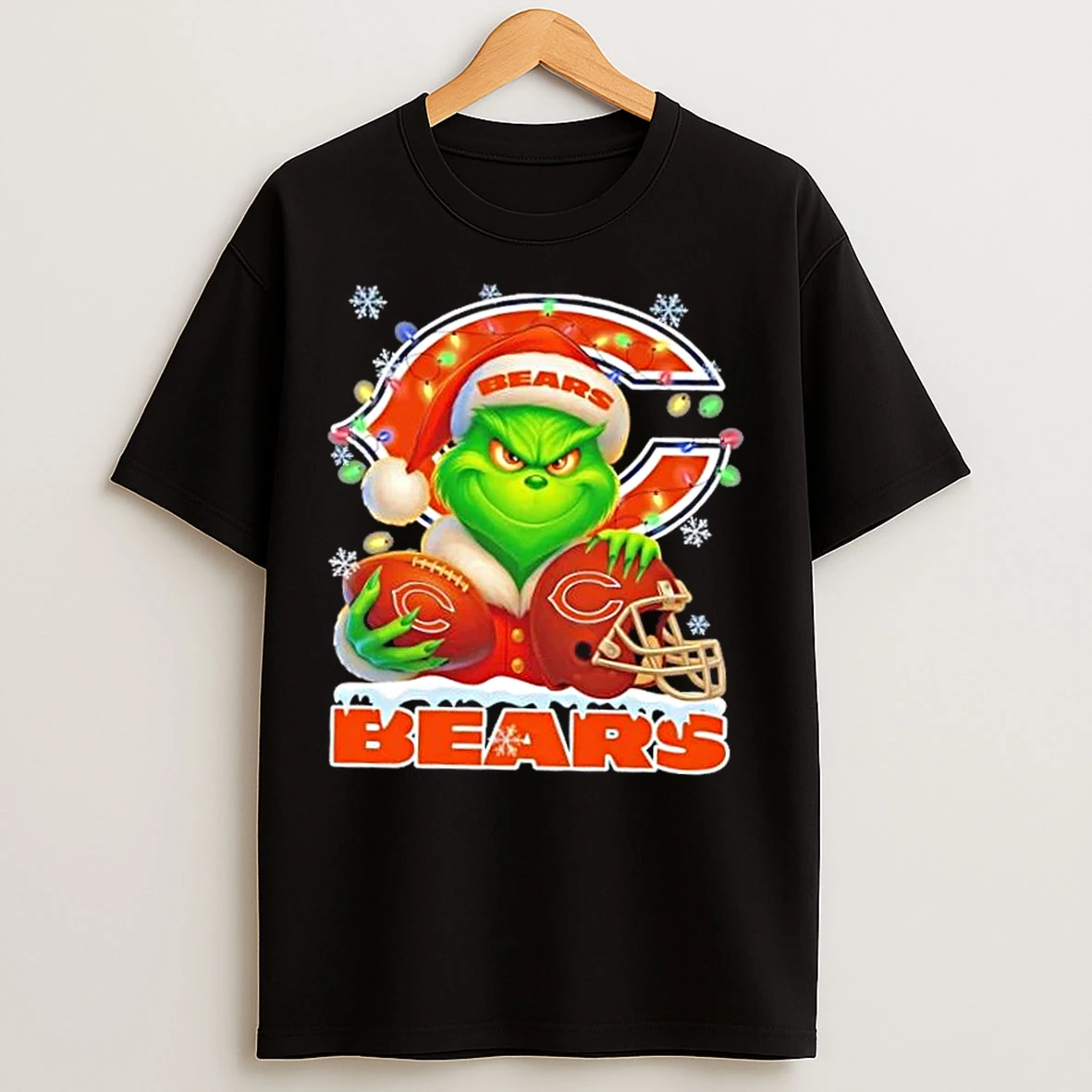 Classic Grinch Christmas Lights Holding A Ball And Smiling At Chicago Bears Fans T Shirts