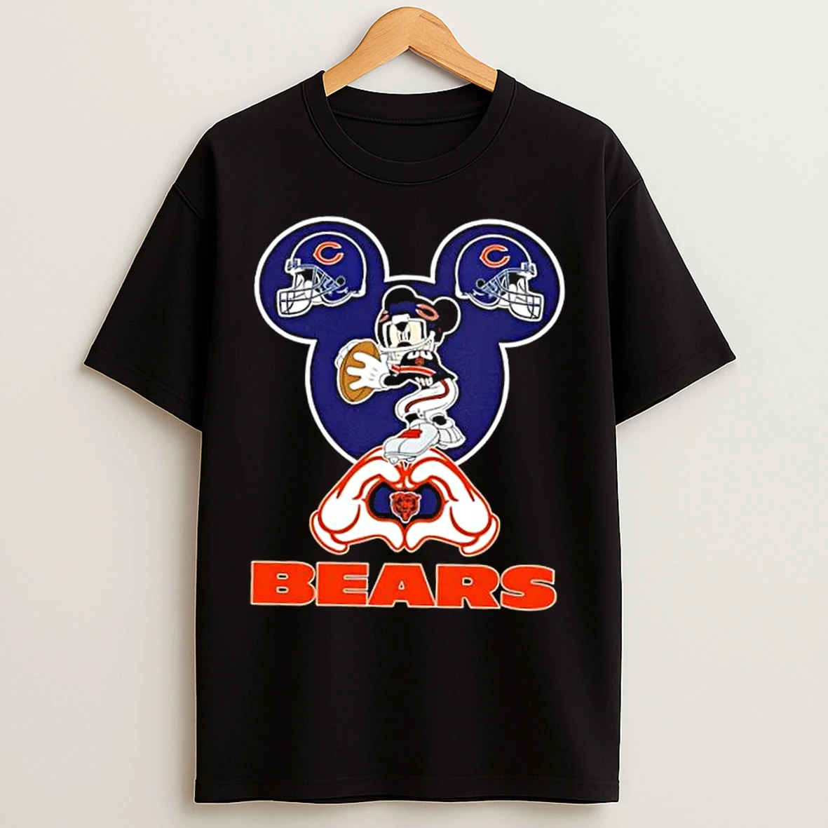 Classic Mickey Hands Heart Chicago Bears Football T Shirts