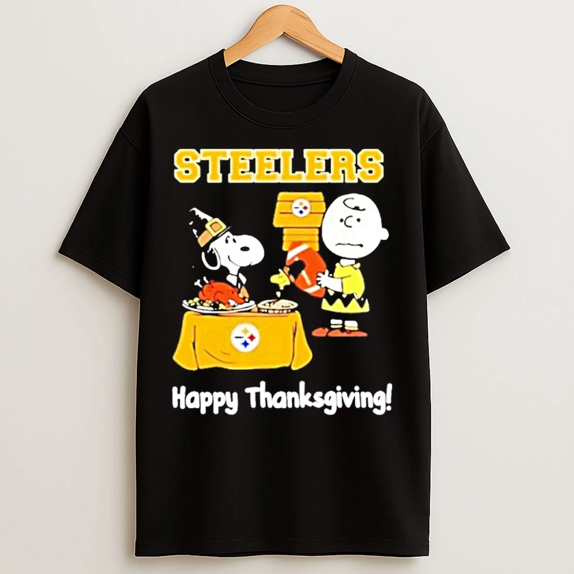 Classic Snoopy And Charlie Brown Pittsburgh Steelers Nfl Happy Thanksgiving 2025 T Shirts