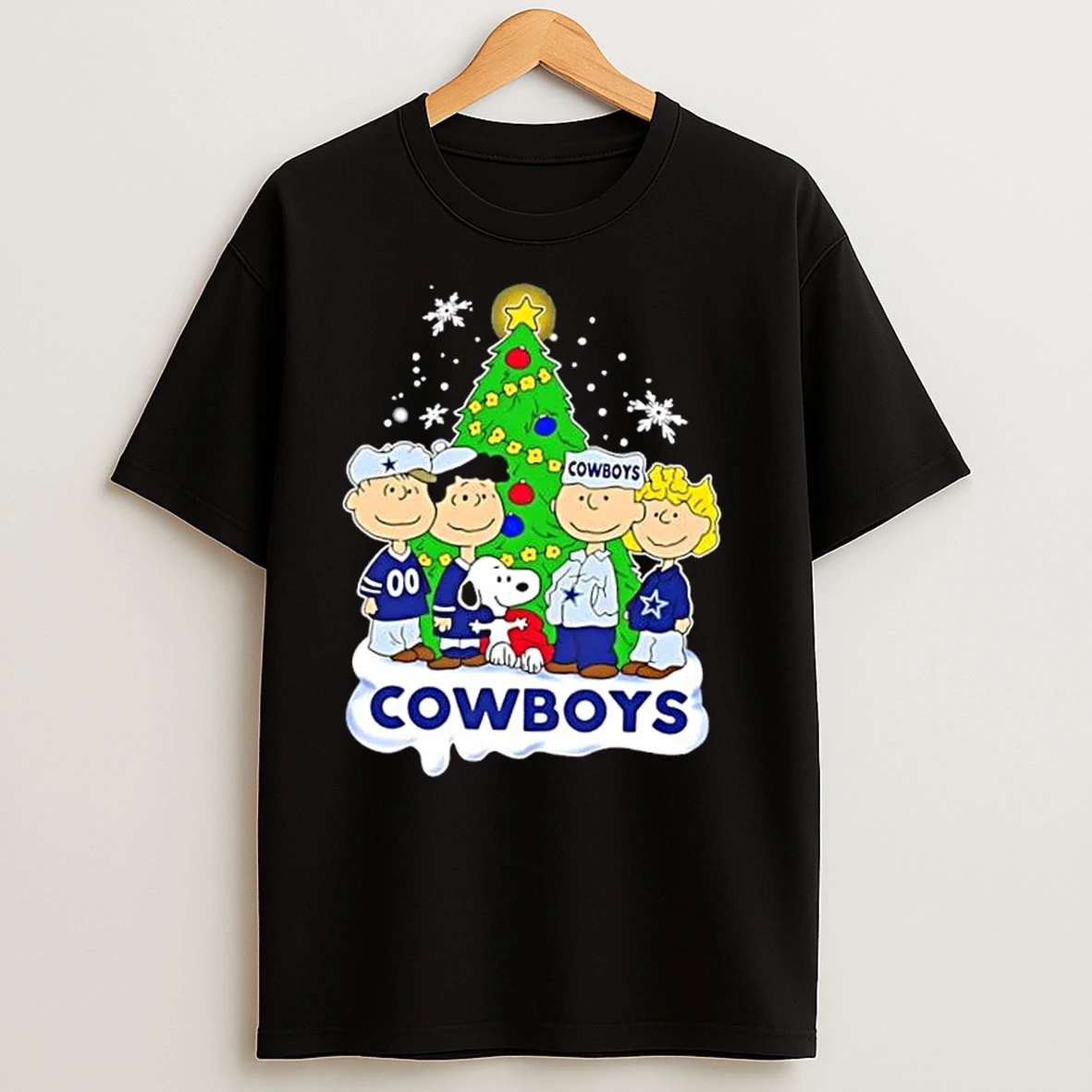 Dallas Cowboys X Peanuts Snoopy And Friends Christmas Tree T Shirts