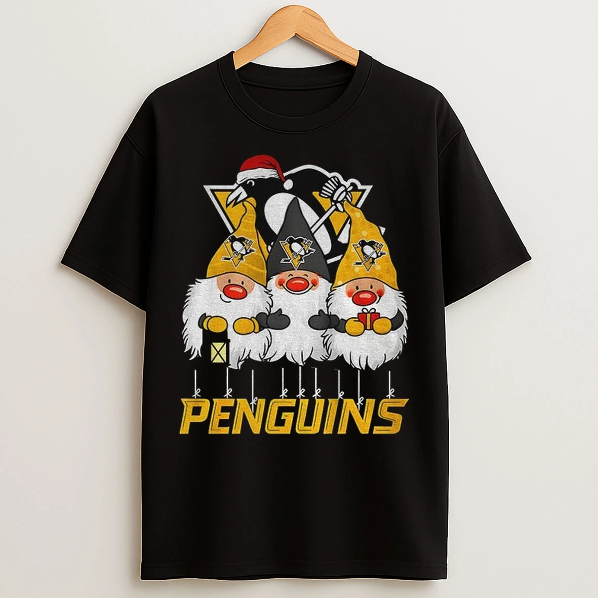Gnome Santa Hat Pittsburgh Penguins Nhl Hockey 2025 Cartoon Merry Christmas T Shirts