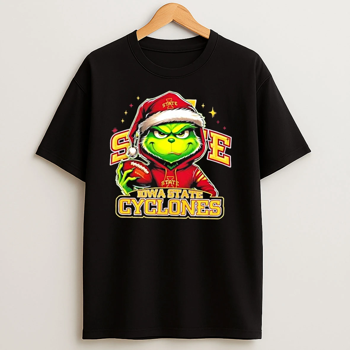 Grinch Is Holding A Ball And Smiling At Iowa State Cyclones Fans Christmas T Shirts