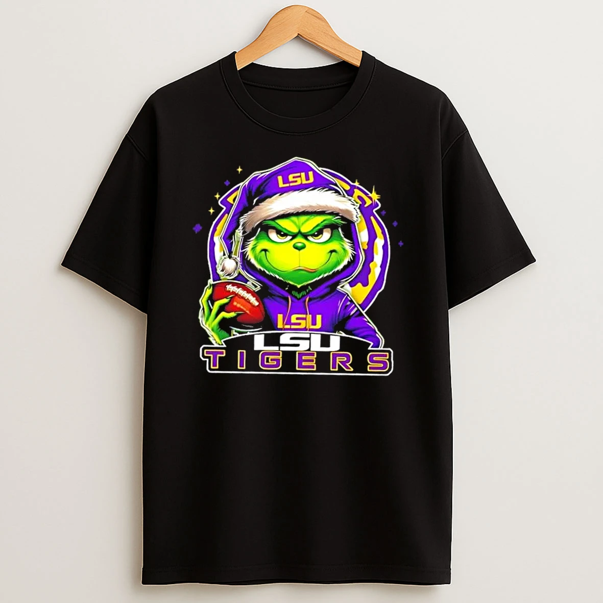 Grinch Is Holding A Ball And Smiling At Lsu Tigers Fans Christmas Shirts