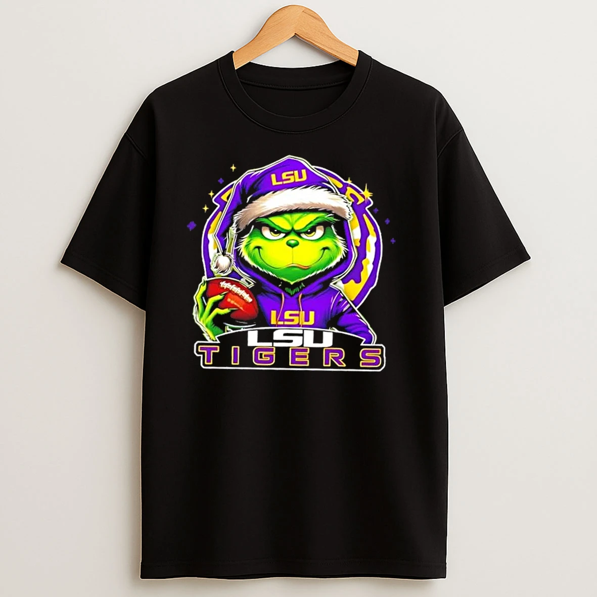 Grinch Is Holding A Ball And Smiling At Lsu Tigers Fans Christmas T Shirts