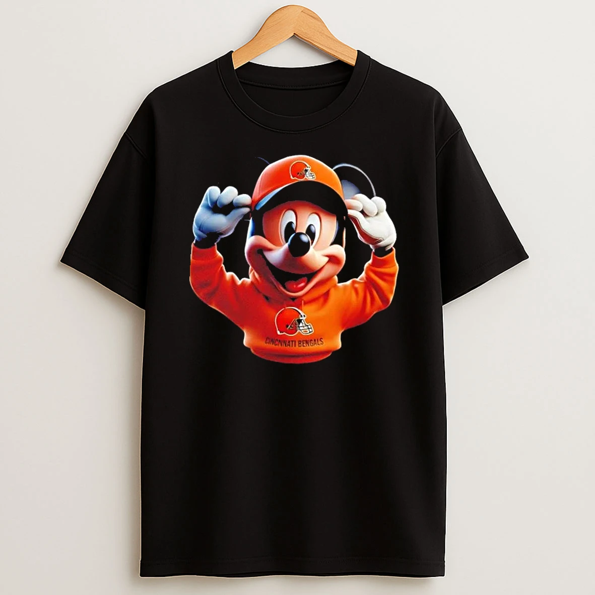 Mickey Wearing Cleveland Browns And Smile With Fans Shirts