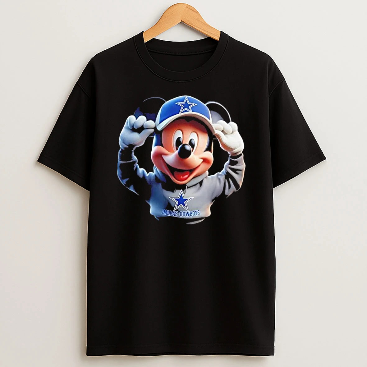 Mickey Wearing Dallas Cowboys And Smile With Fans Shirts
