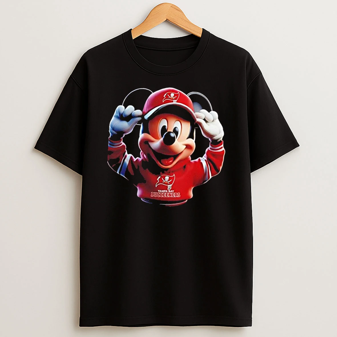 Mickey Wearing Tampa Bay Buccaneers And Smile With Fans Shirts