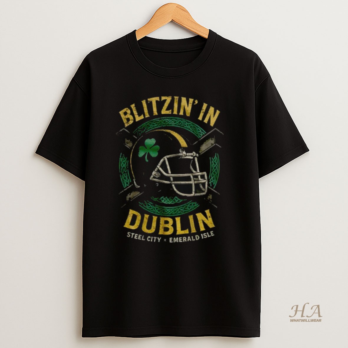 Official Blitzin In Dublin Pittsburgh Steelers X Ireland Football Helmet 2025 T Shirt