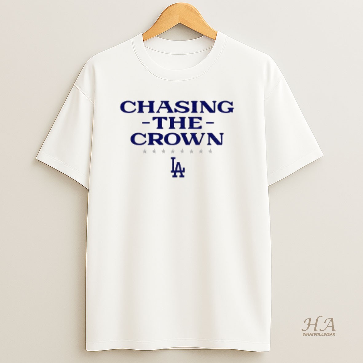 Official Chasing The Crown Los Angeles Dodgers Back 2 Back Champions Mlb World Series T Shirt