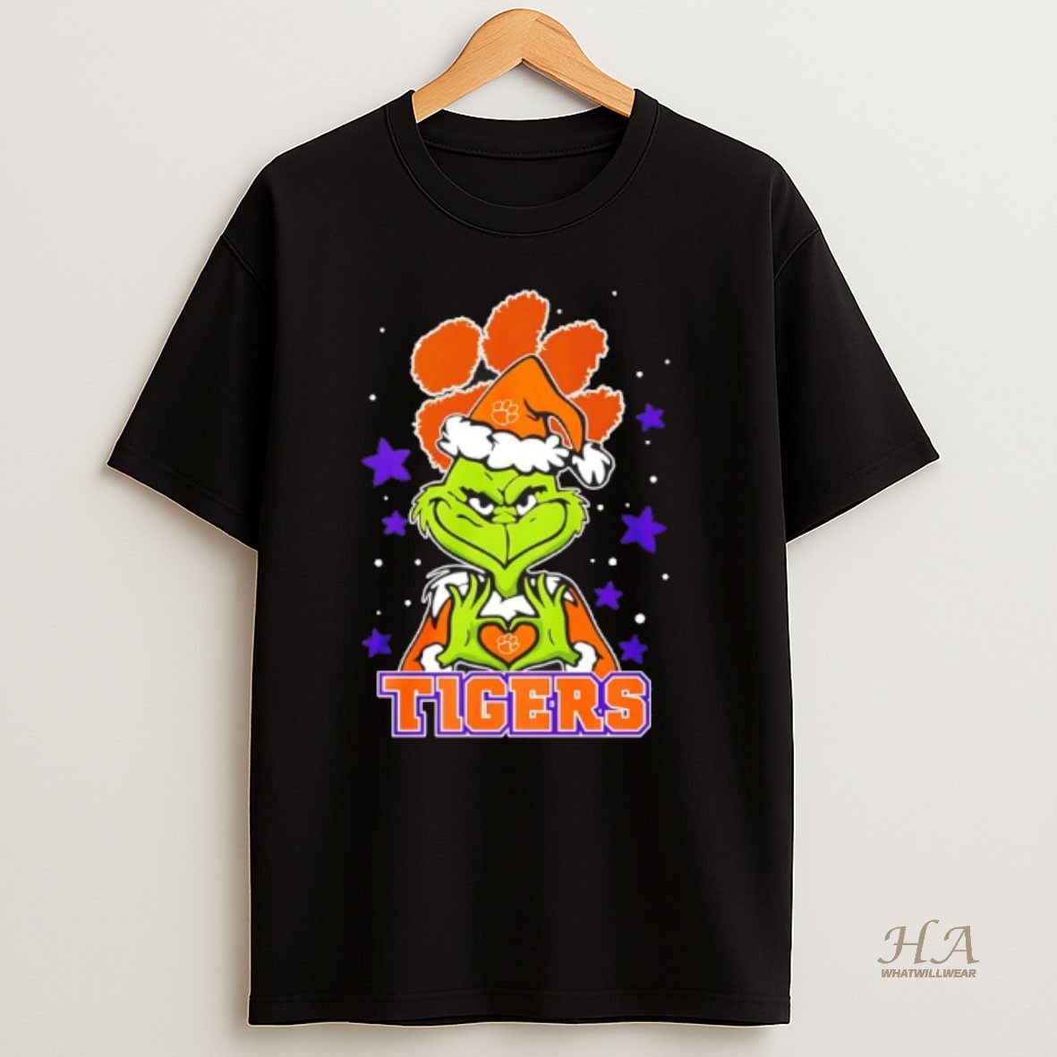 Official Clemson Tigers Love Grinch Heart Hand Christmas 2025 T Shirt