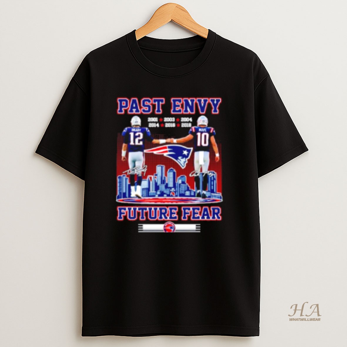 Official Past Envy Future Fear New England Patriots Brady And Maye 2025 City Skyline T Shirt