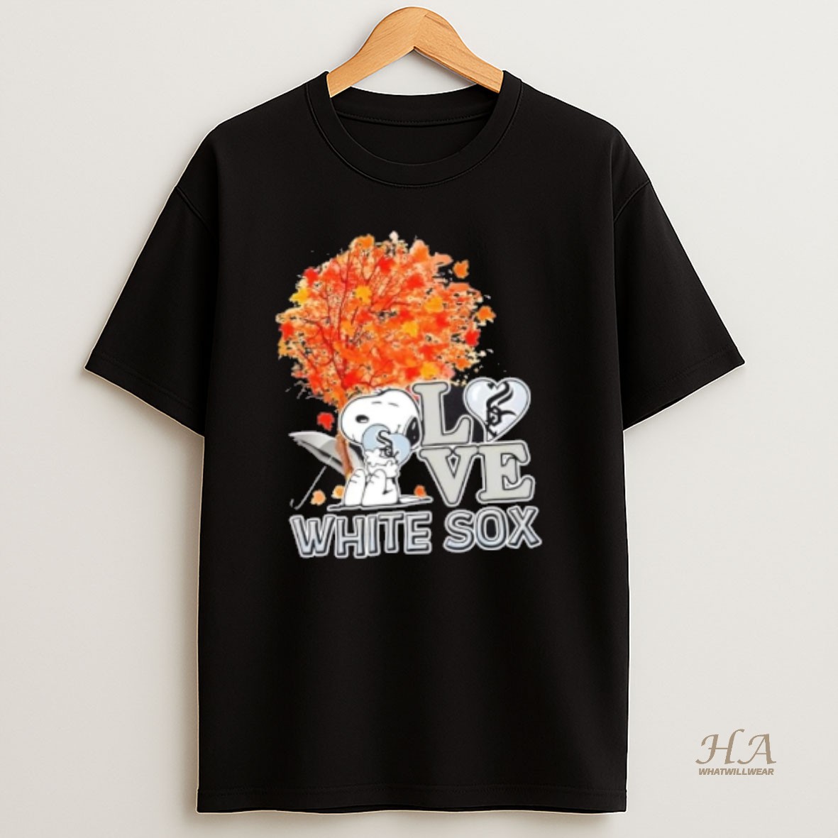 Official Peanuts Snoopy Hug Heart I Love Chicago White Sox T Shirt
