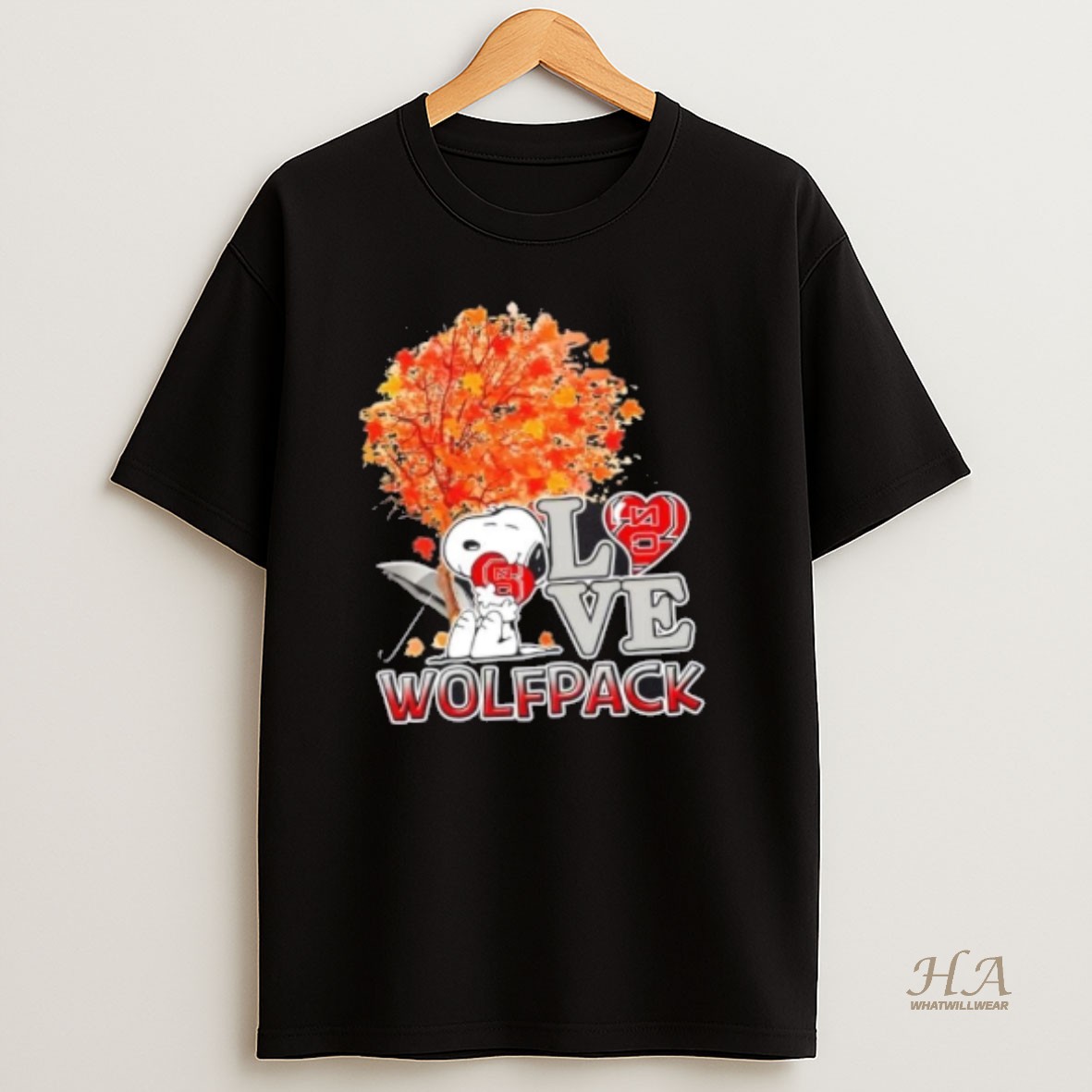 Official Peanuts Snoopy Hug Heart I Love Nc State Wolfpack T Shirt