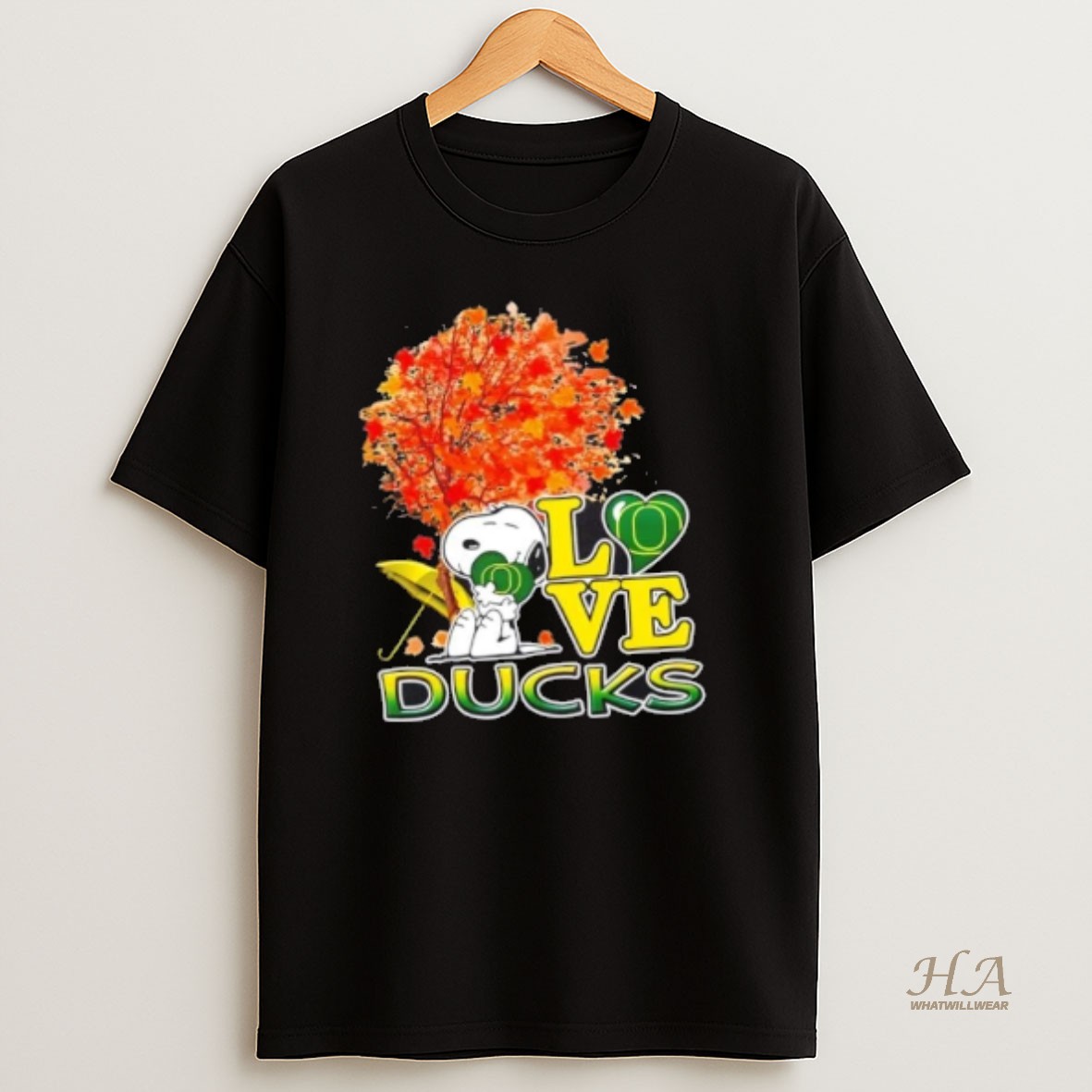 Official Peanuts Snoopy Hug Heart I Love Oregon Ducks T Shirt
