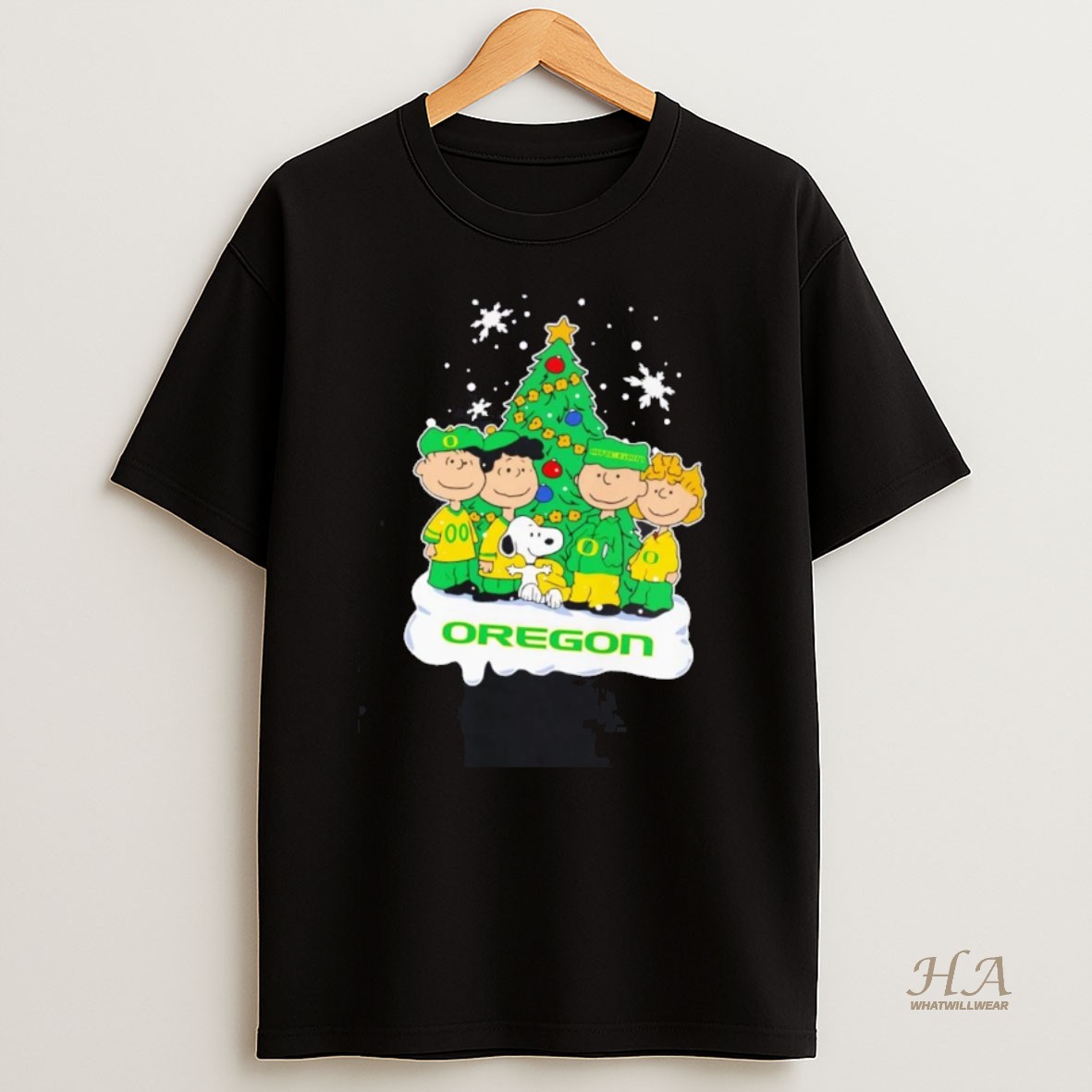Official Peanuts Characters Oregon Ducks Christmas Tree T Shirt
